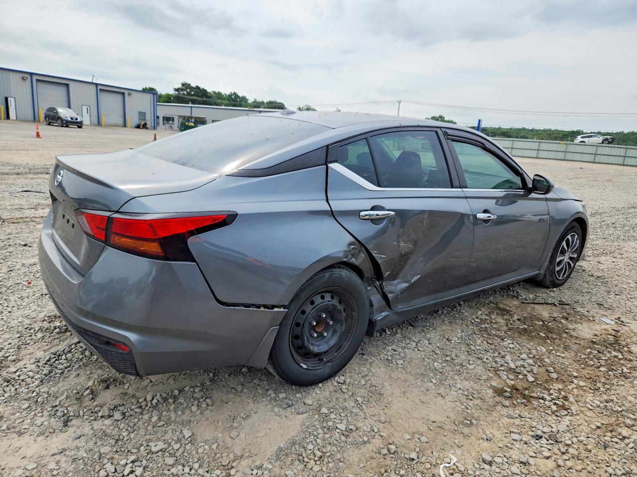 2020 Nissan Altima S - Фото 3