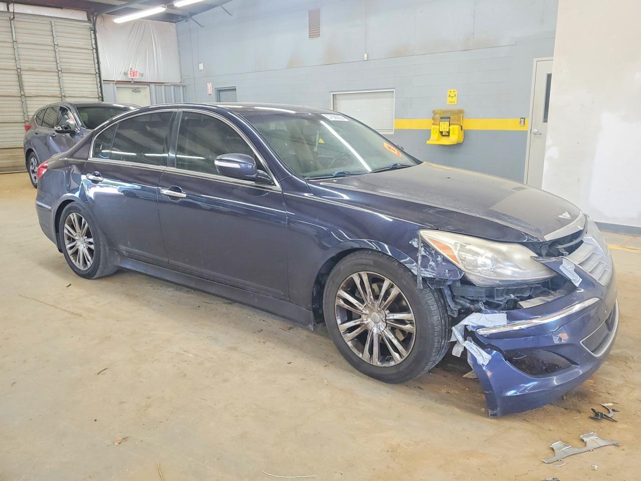 2012 Hyundai Genesis 3.8L - Фото 4