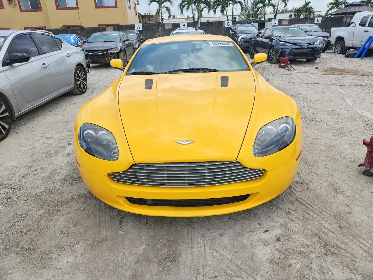 2007 Aston Martin V8 Vantage - Фото 5