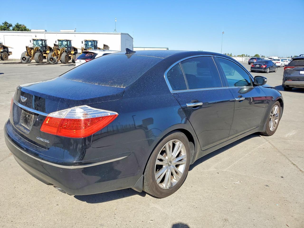 2010 Hyundai Genesis 3.8L - Image 3