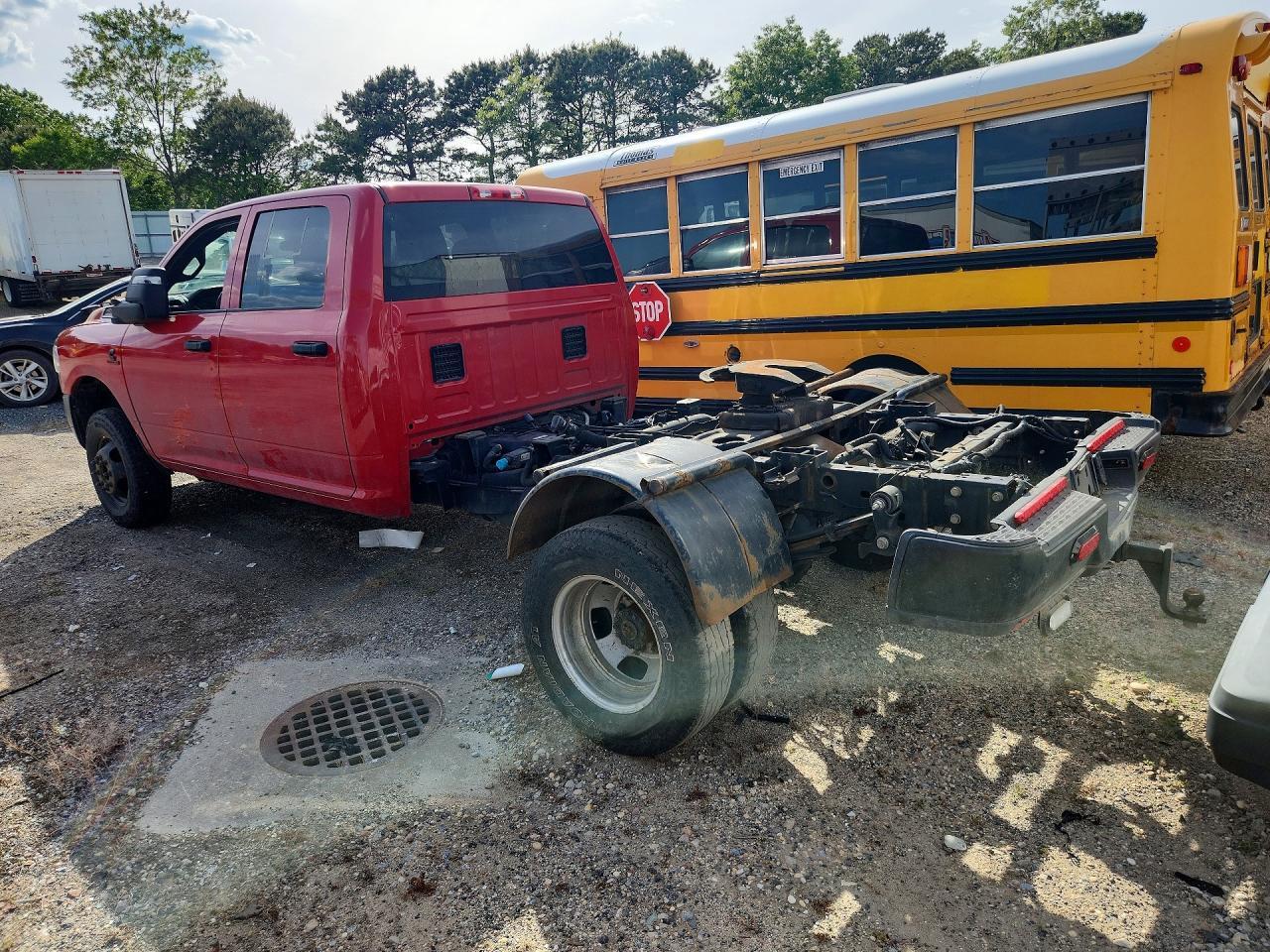 2023 Ram 3500 Tradesman - Фото 2