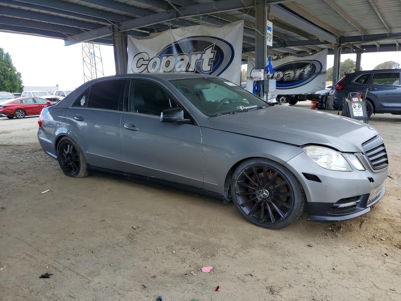 2011 Mercedes-Benz E 550 - Image 4