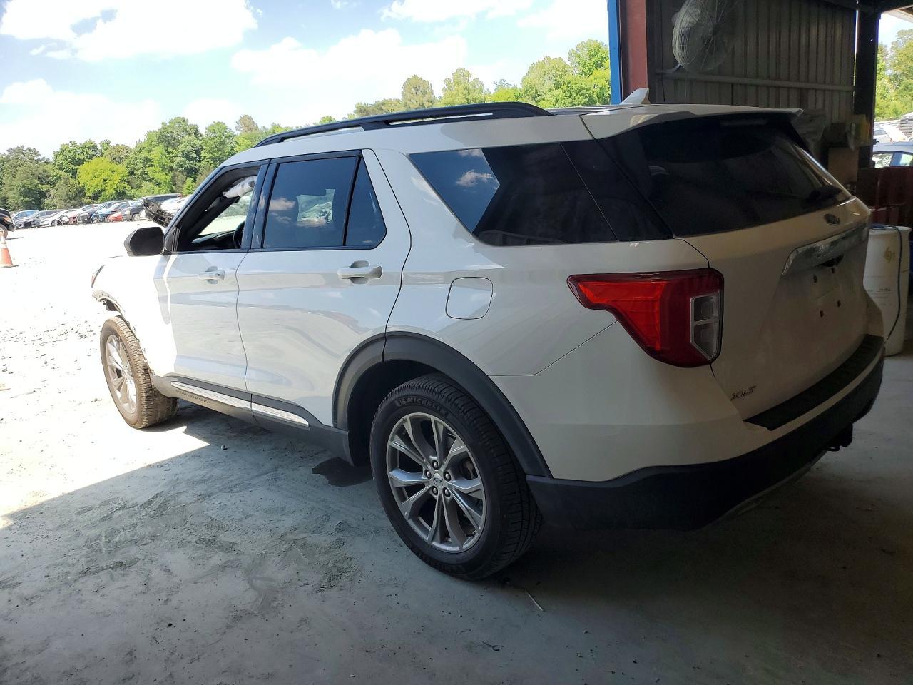 2022 Ford Explorer Xlt - Фото 2