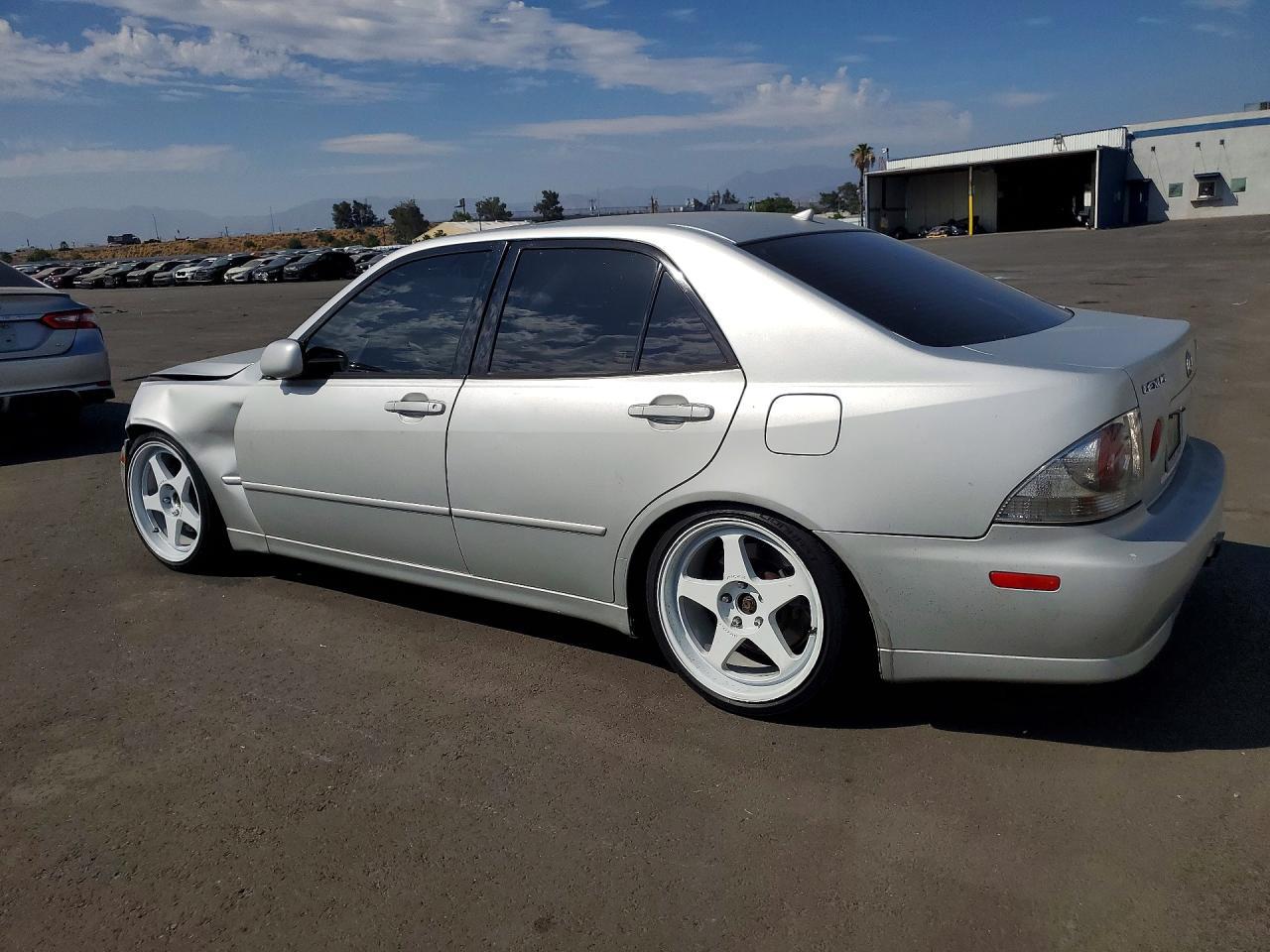 2001 Lexus Is 300 - Фото 2