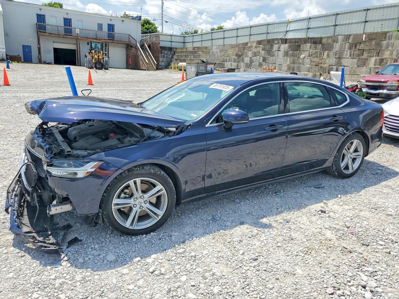 2019 Volvo S90 T5 Momentum