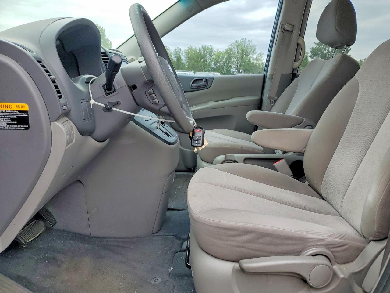 2012 Kia Sedona Lx - Image 7