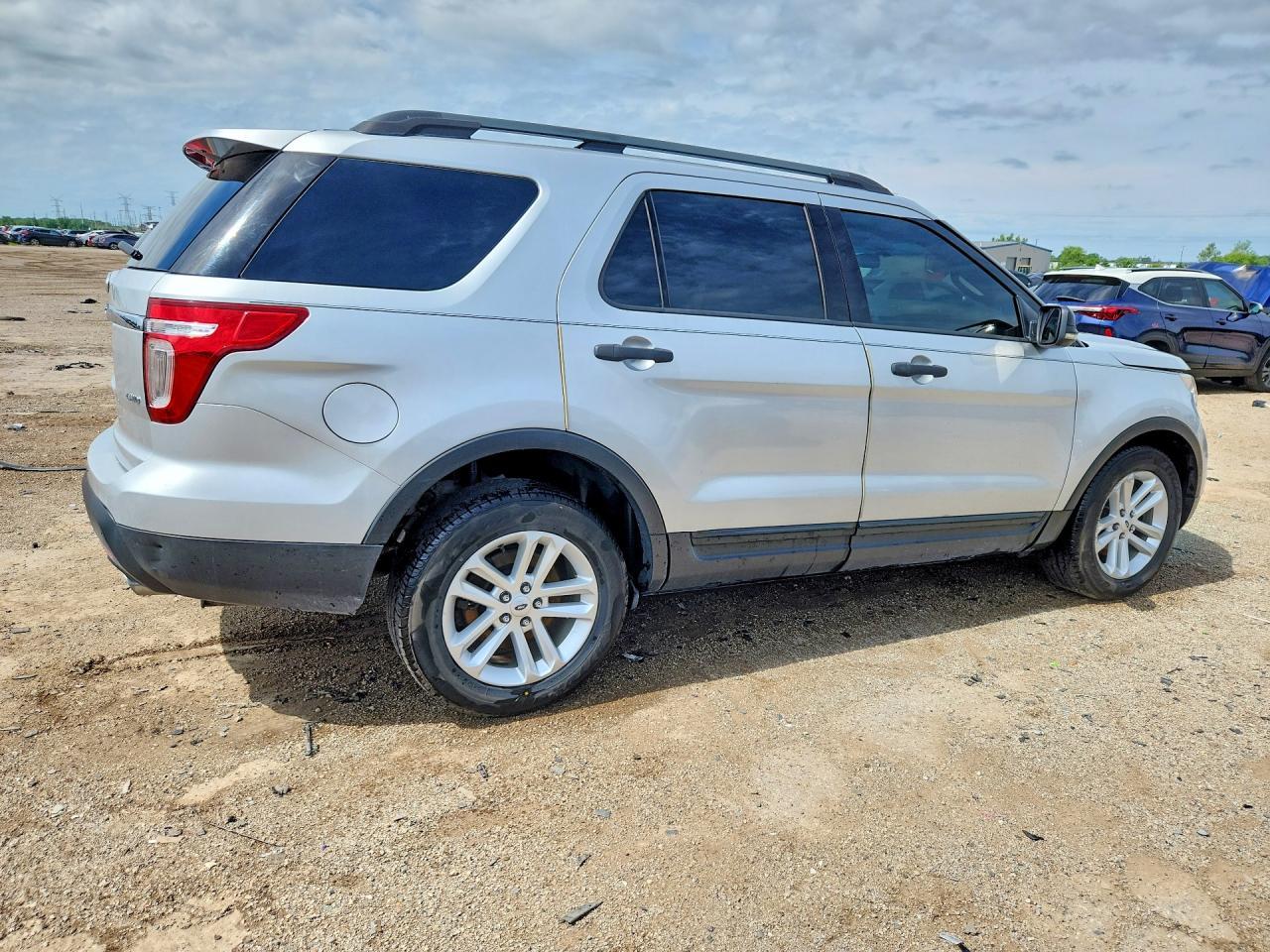 2015 Ford Explorer - Фото 3
