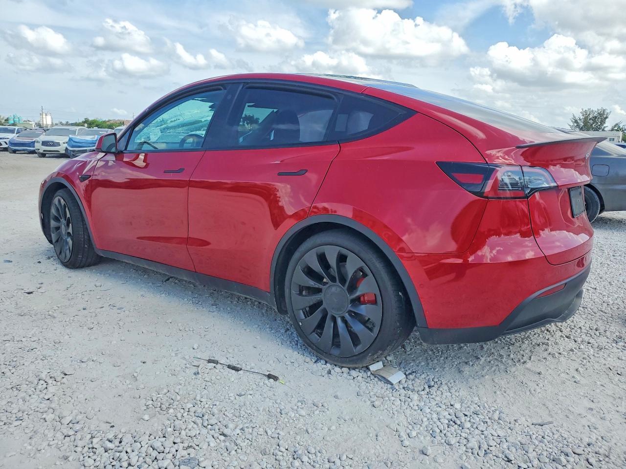 2023 Tesla Model Y - Фото 2