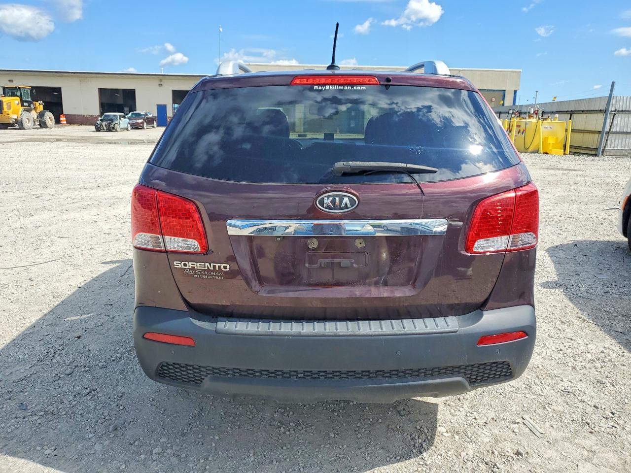 2011 Kia Sorento Lx - Image 6