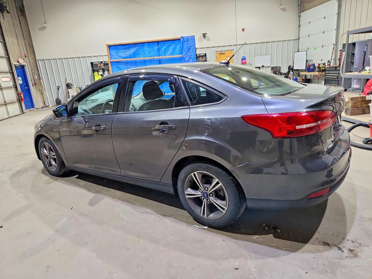 2017 Ford Focus Se - Фото 2