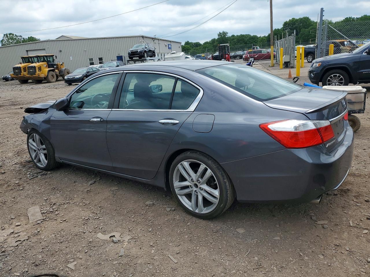 2014 Honda Accord Sport - Image 2