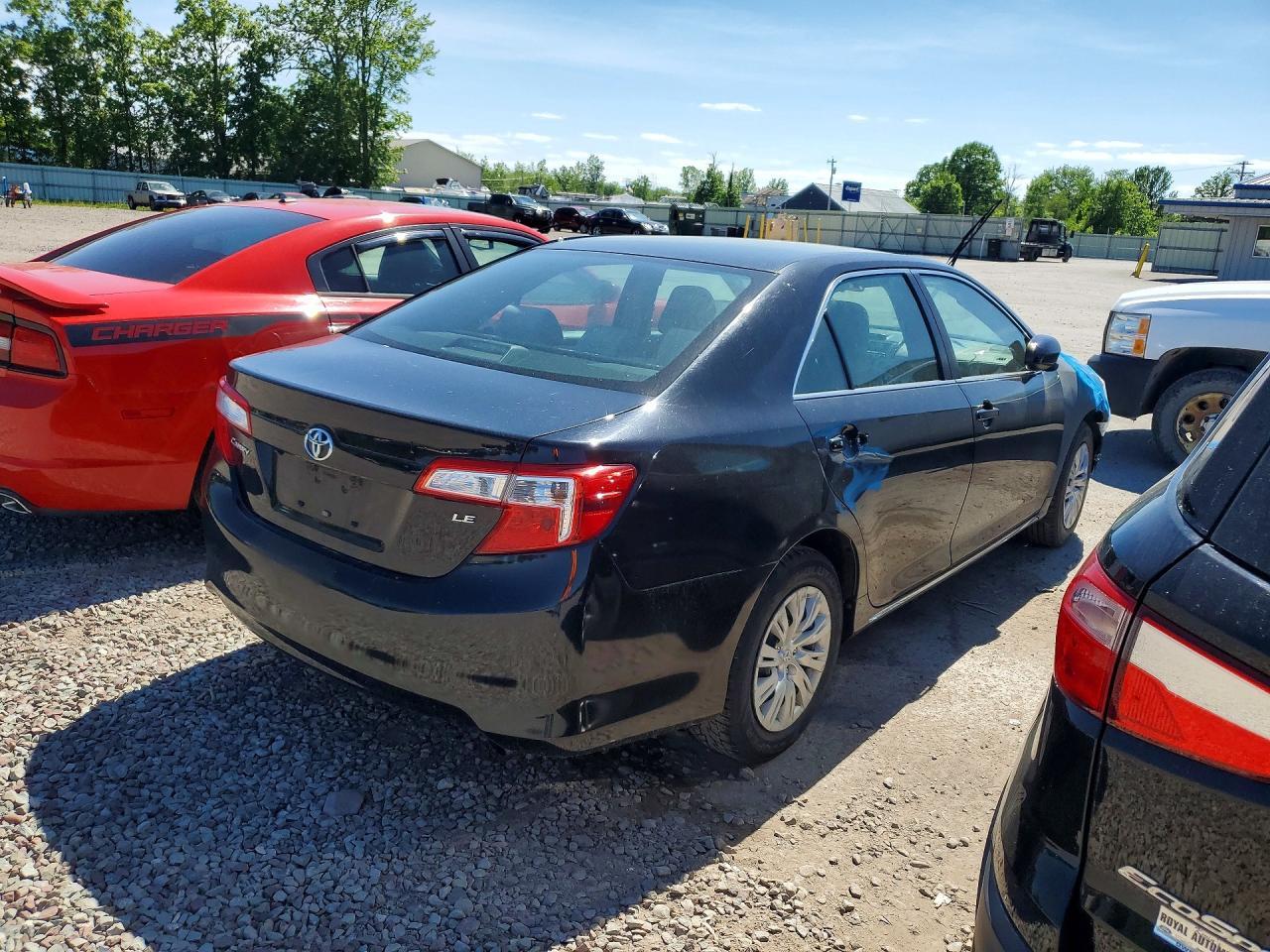 2014 Toyota Camry Le - Фото 3