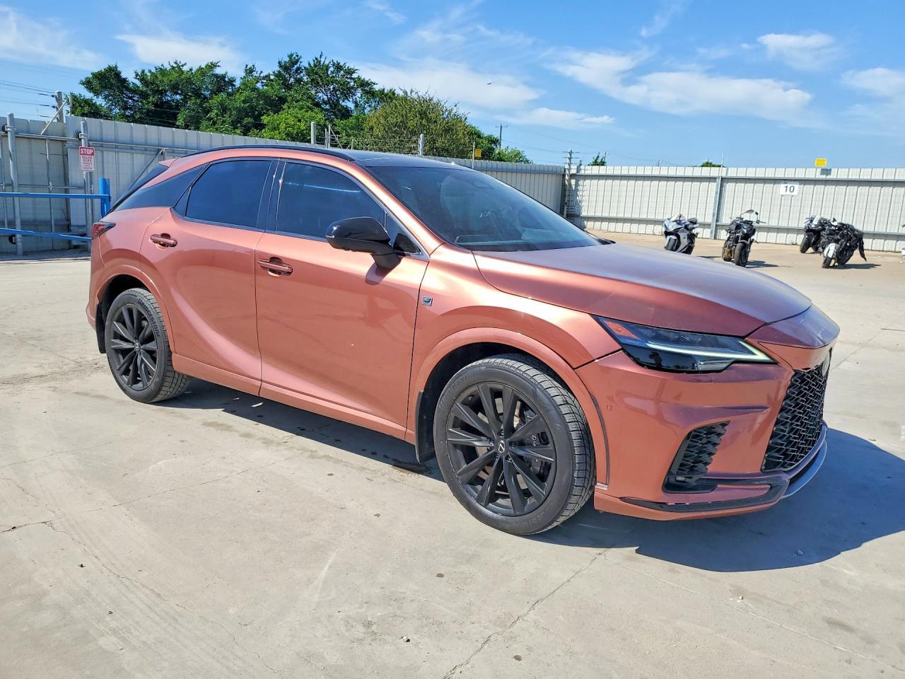2024 Lexus Rx 500H F Sport - Image 4