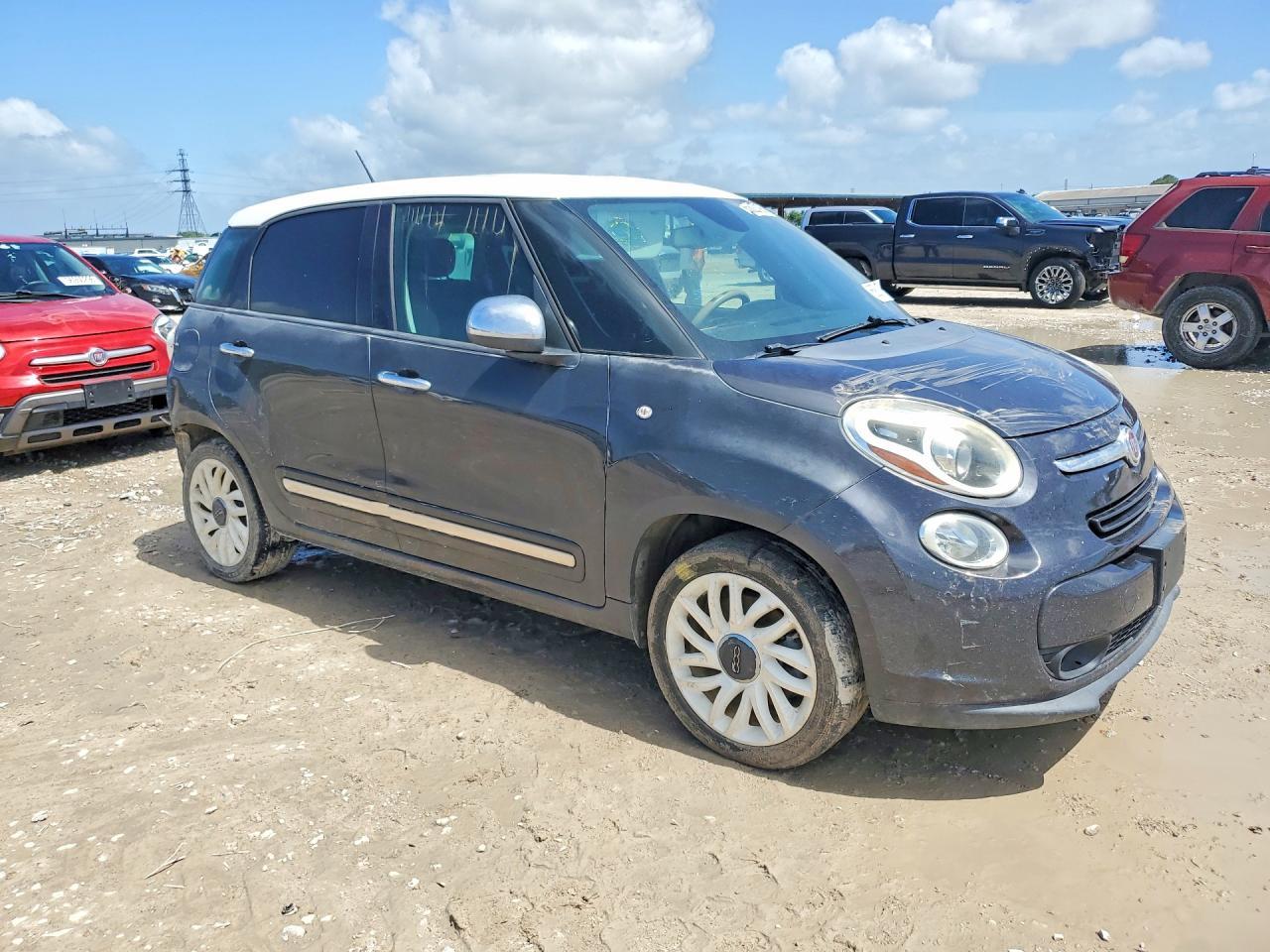 2015 Fiat 500L Lounge - Image 4