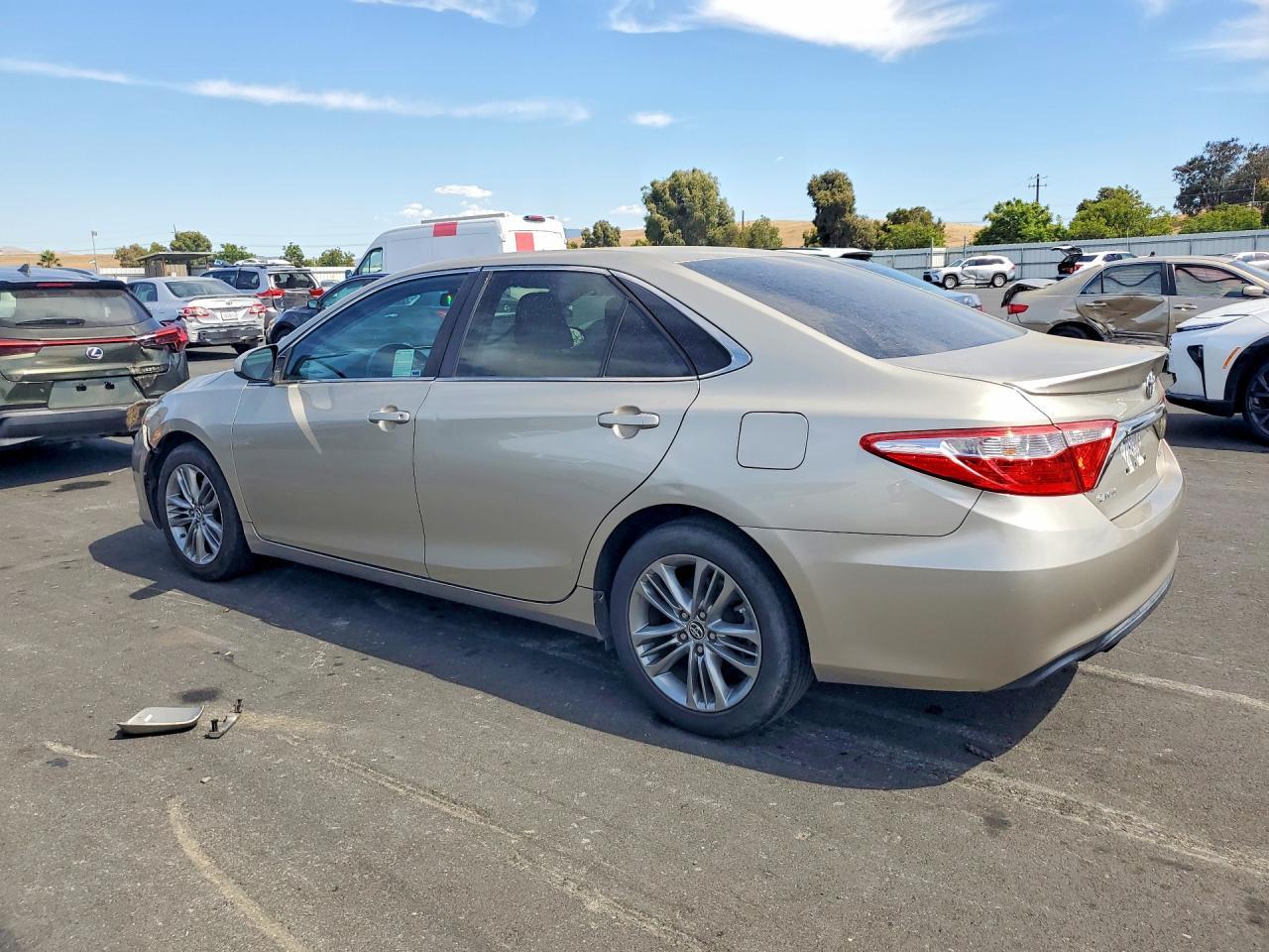 2015 Toyota Camry Se - Image 2