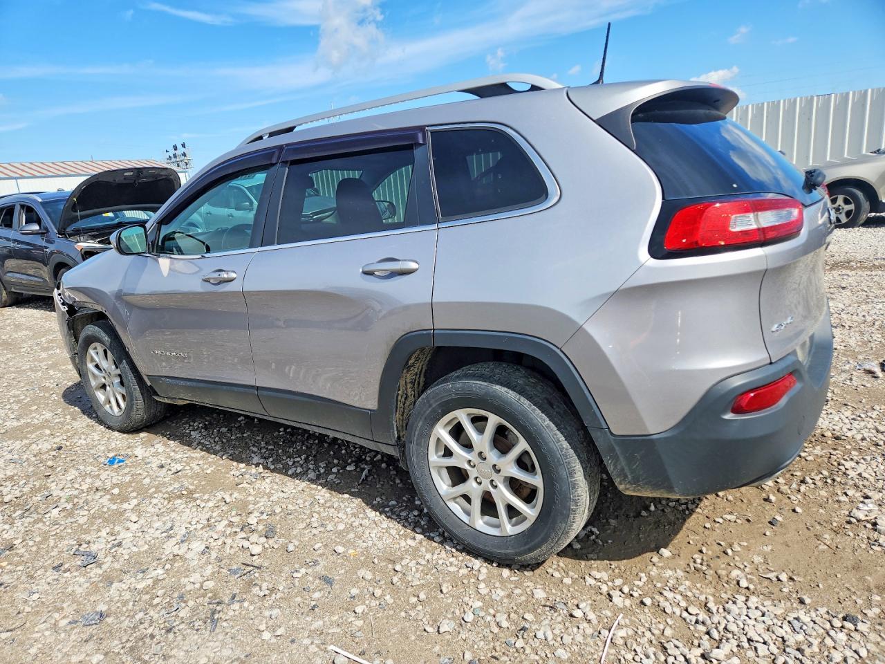 2018 Jeep Cherokee Latitude Plus - Фото 2