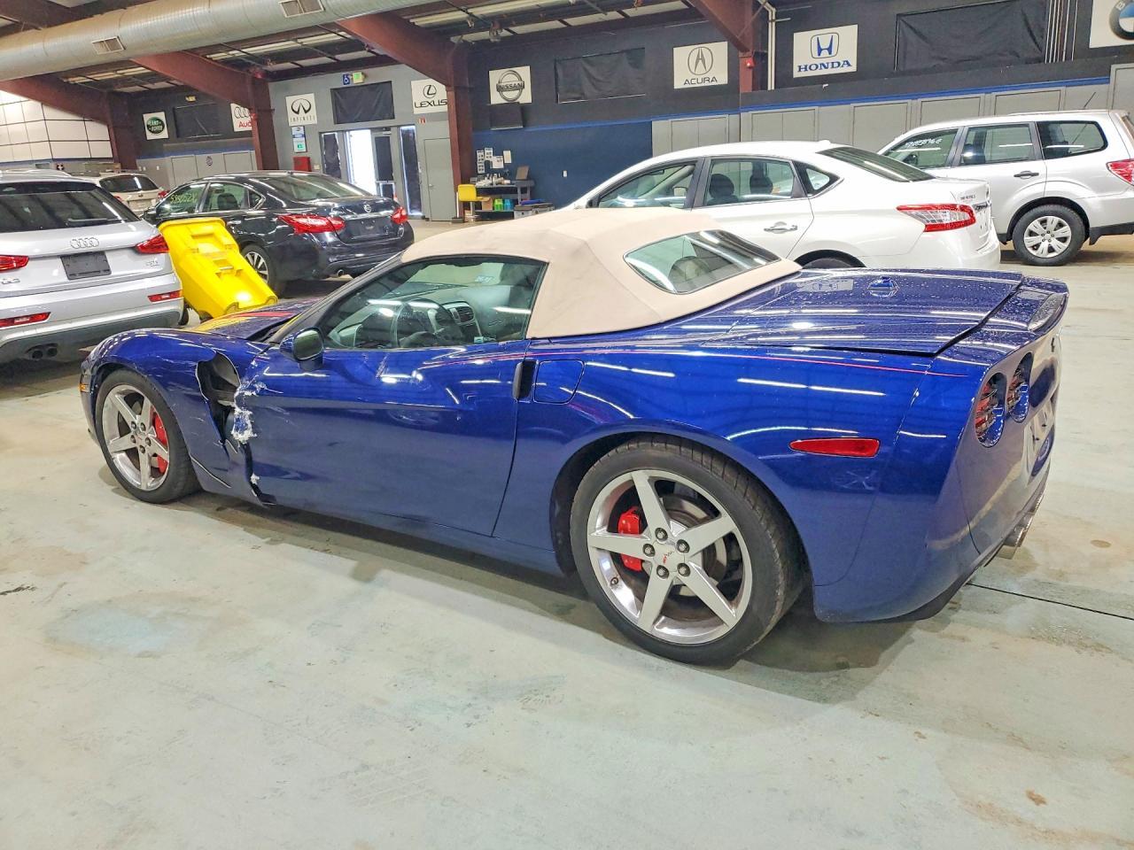 2005 Chevrolet Corvette - Фото 2