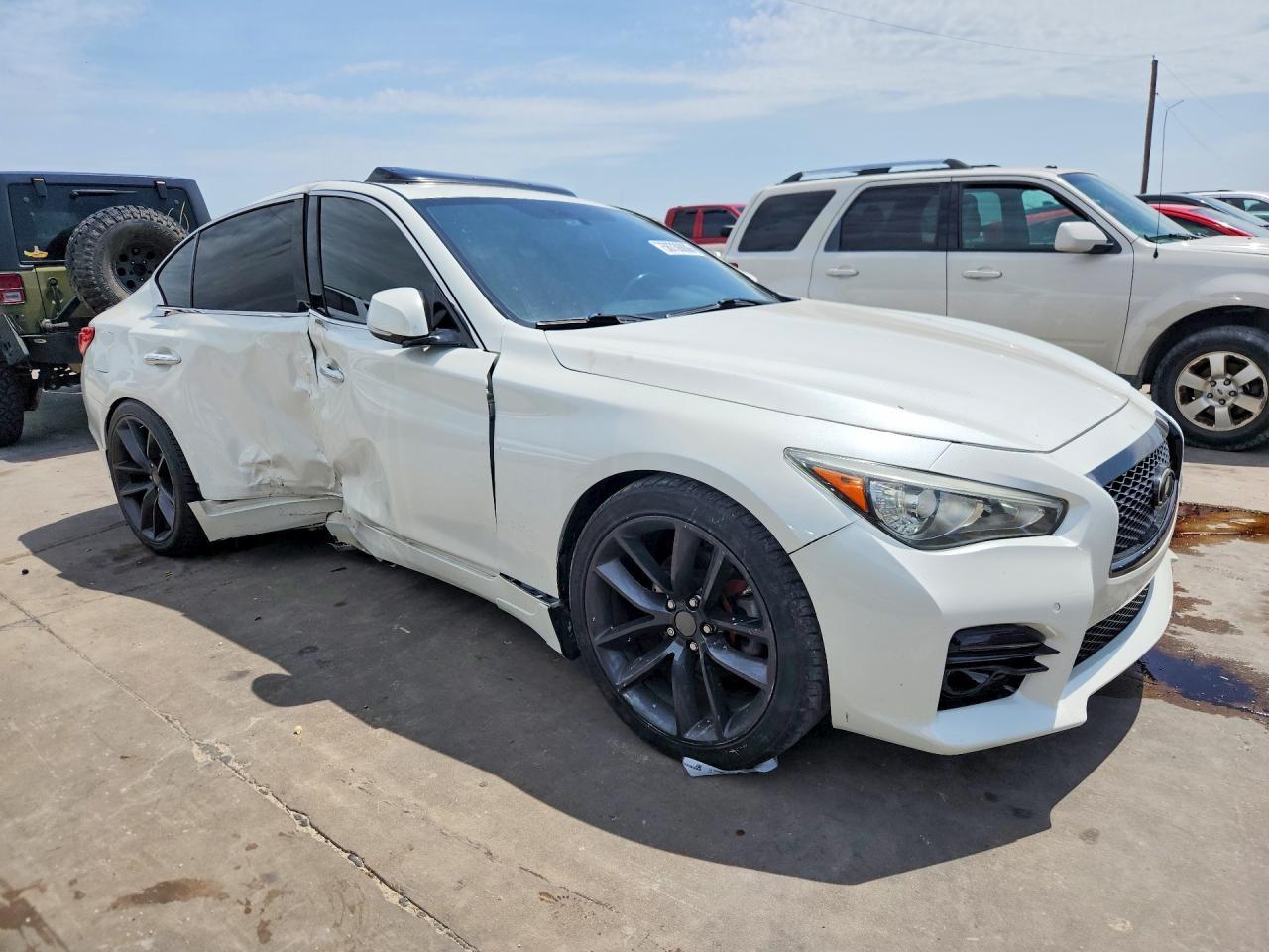 2016 Infiniti Q50 3.0T Premium - Image 4