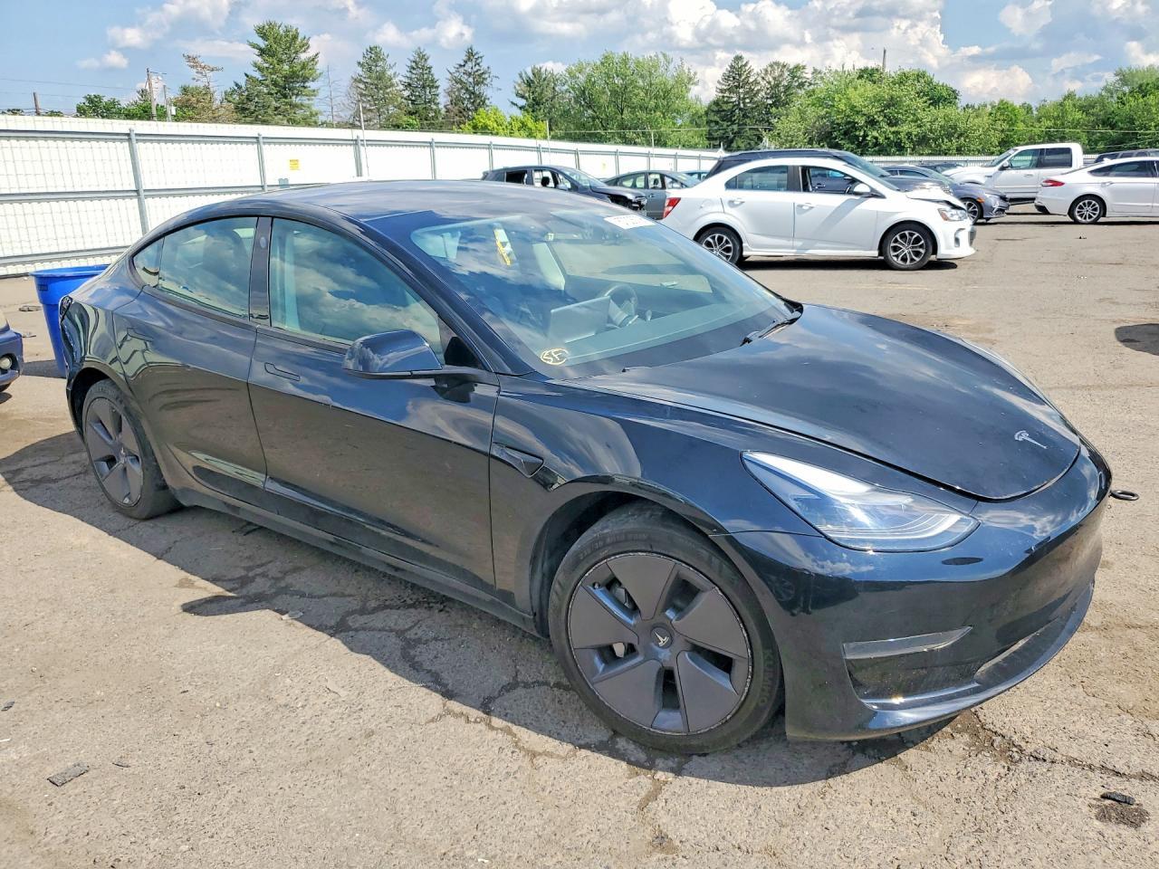 2023 Tesla Model 3 - Фото 4