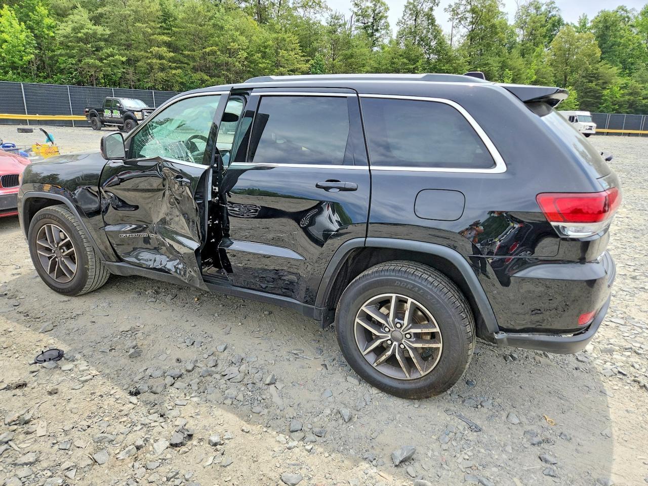 2020 Jeep Grand Cherokee Laredo - Image 2