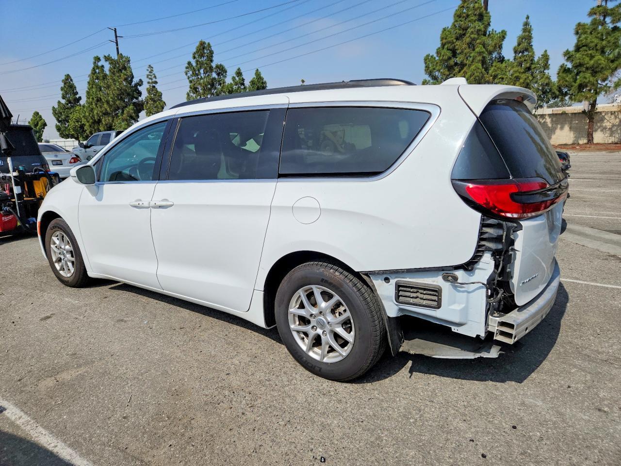 2022 Chrysler Pacifica Touring L - Фото 2