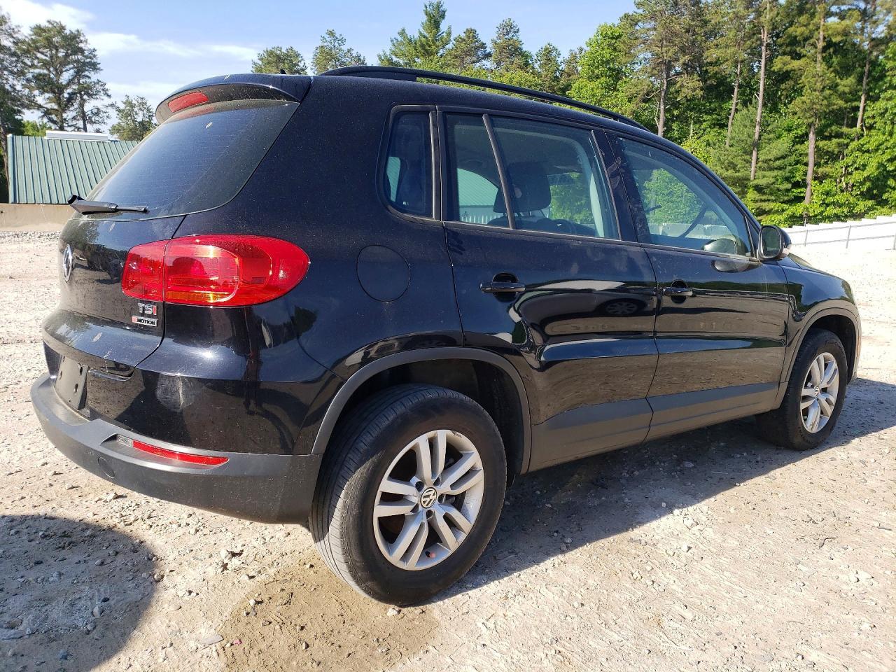 2016 Volkswagen Tiguan S - Фото 3