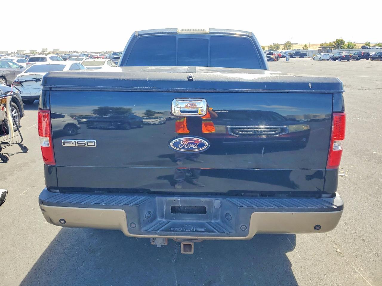 2005 Ford F150 Supercrew - Image 6