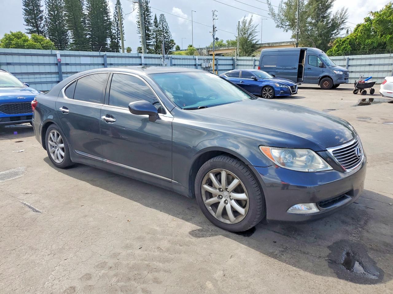 2009 Lexus Ls 460 - Image 4