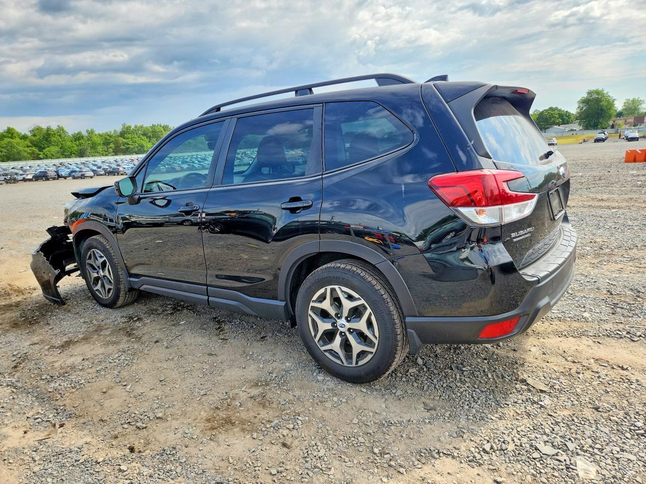 2020 Subaru Forester Premium - Фото 2