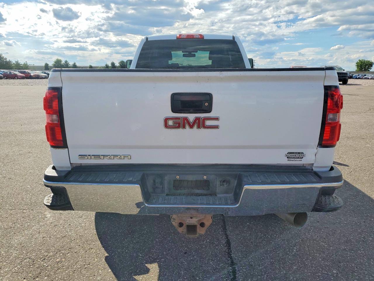 2017 GMC Sierra K3500 - Image 6
