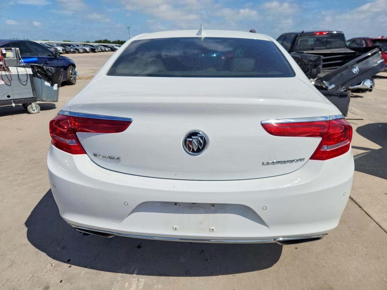 2017 Buick Lacrosse Essence - Image 6