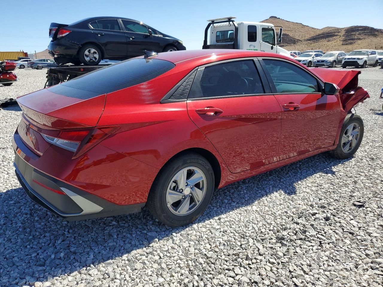 2025 Hyundai Elantra Se - Фото 3