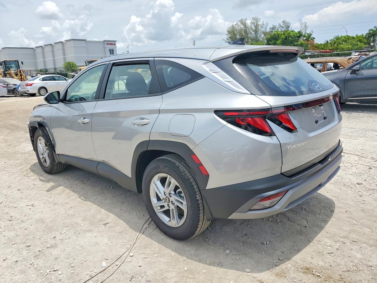 2026 Hyundai Tucson Se - Image 2