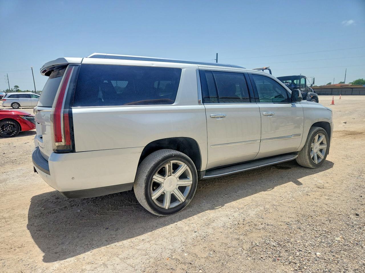 2020 Cadillac Escalade Esv Luxury - Image 3