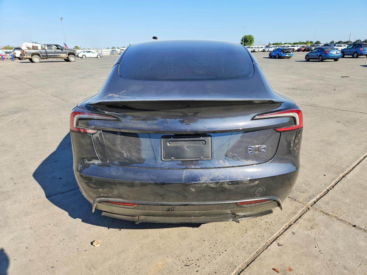 2026 Tesla Model 3 - Фото 6