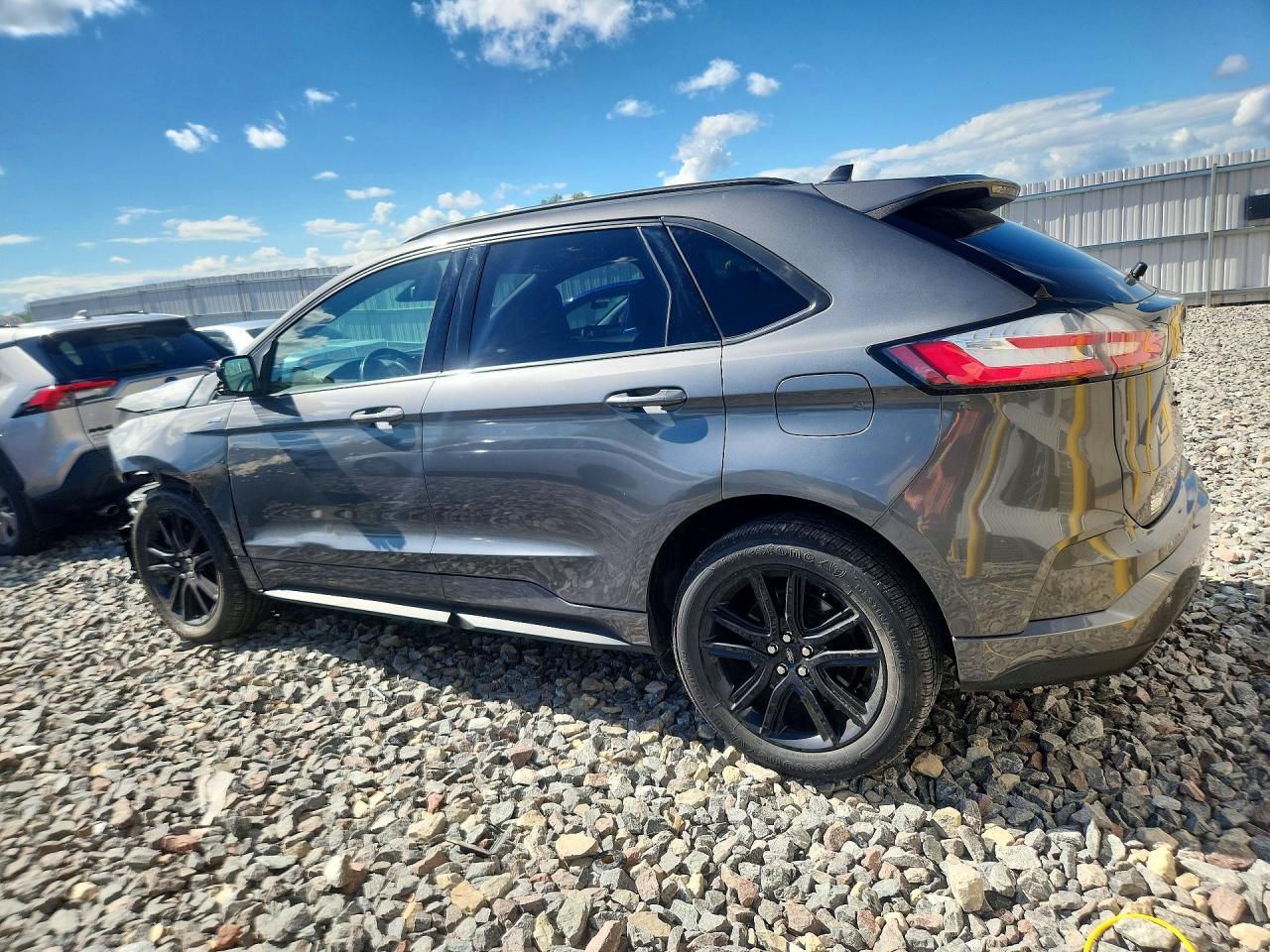 2022 Ford Edge Sel - Image 2