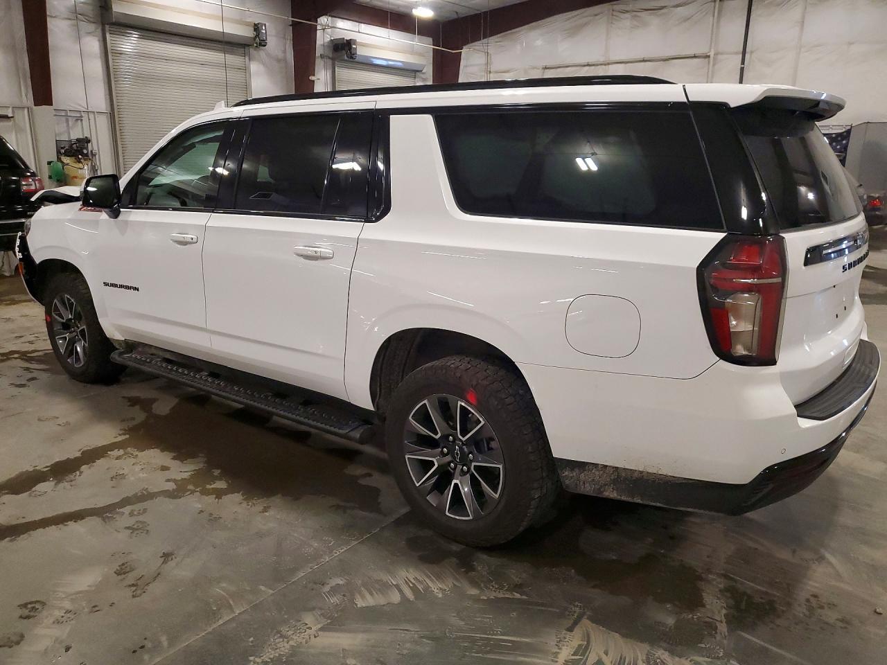 2023 Chevrolet Suburban - Фото 2