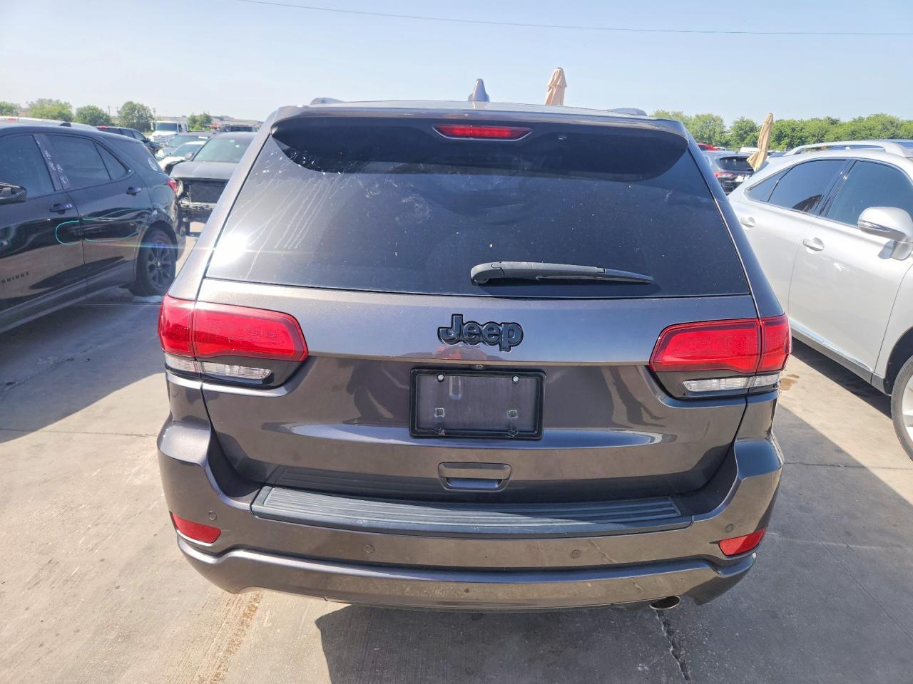 2020 Jeep Grand Cherokee Laredo - Image 6