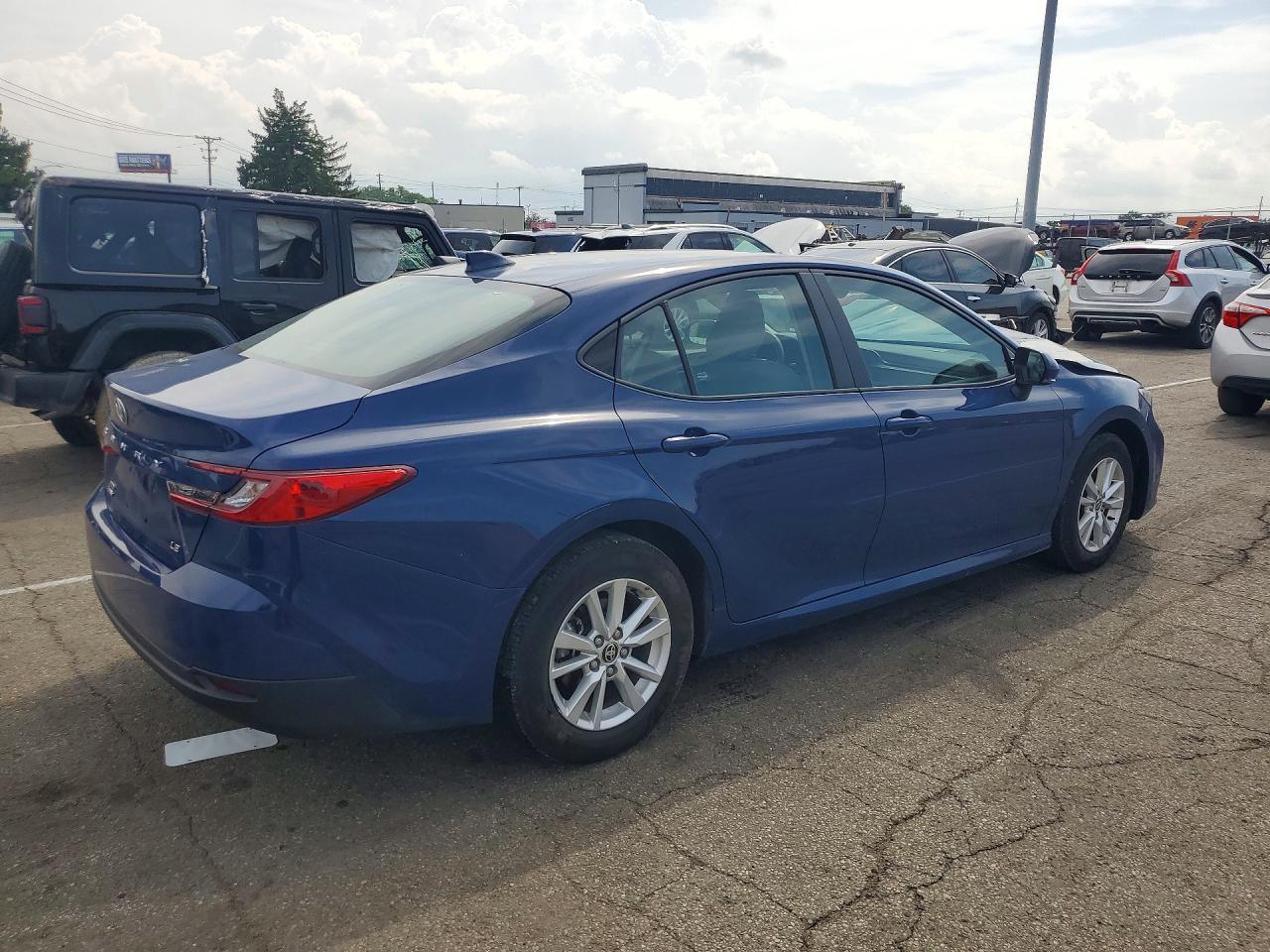 2025 Toyota Camry Le - Фото 3