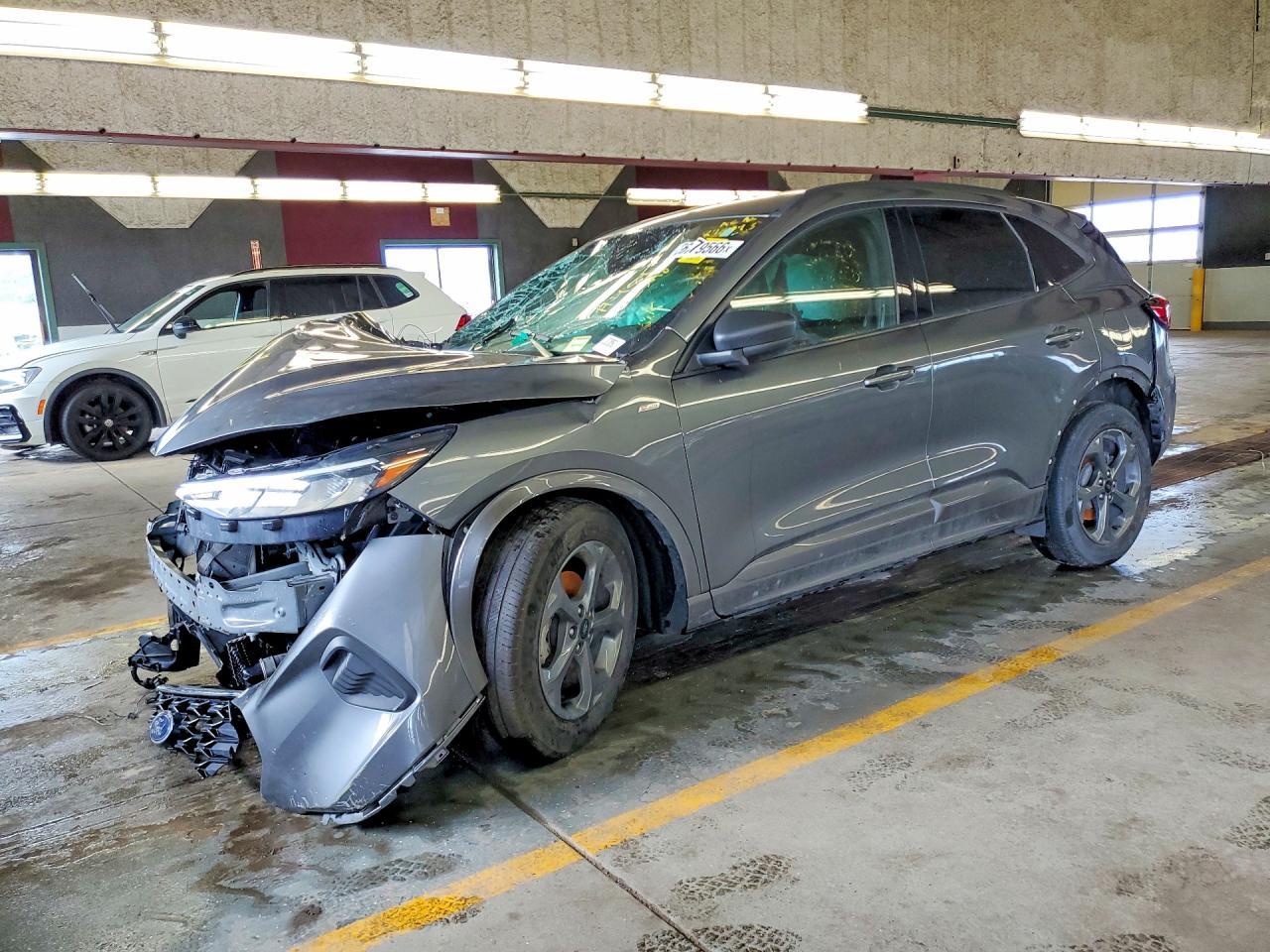 2023 Ford Escape St Line