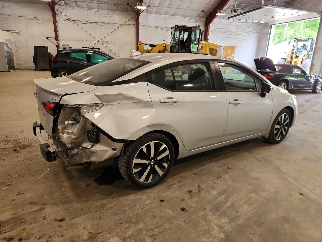 2021 Nissan Versa Sr - Фото 3