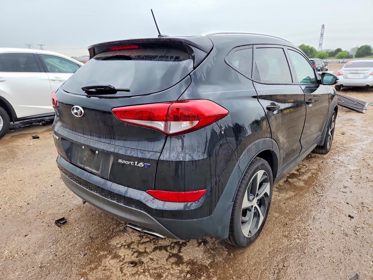 2016 Hyundai Tucson Sport - Image 3