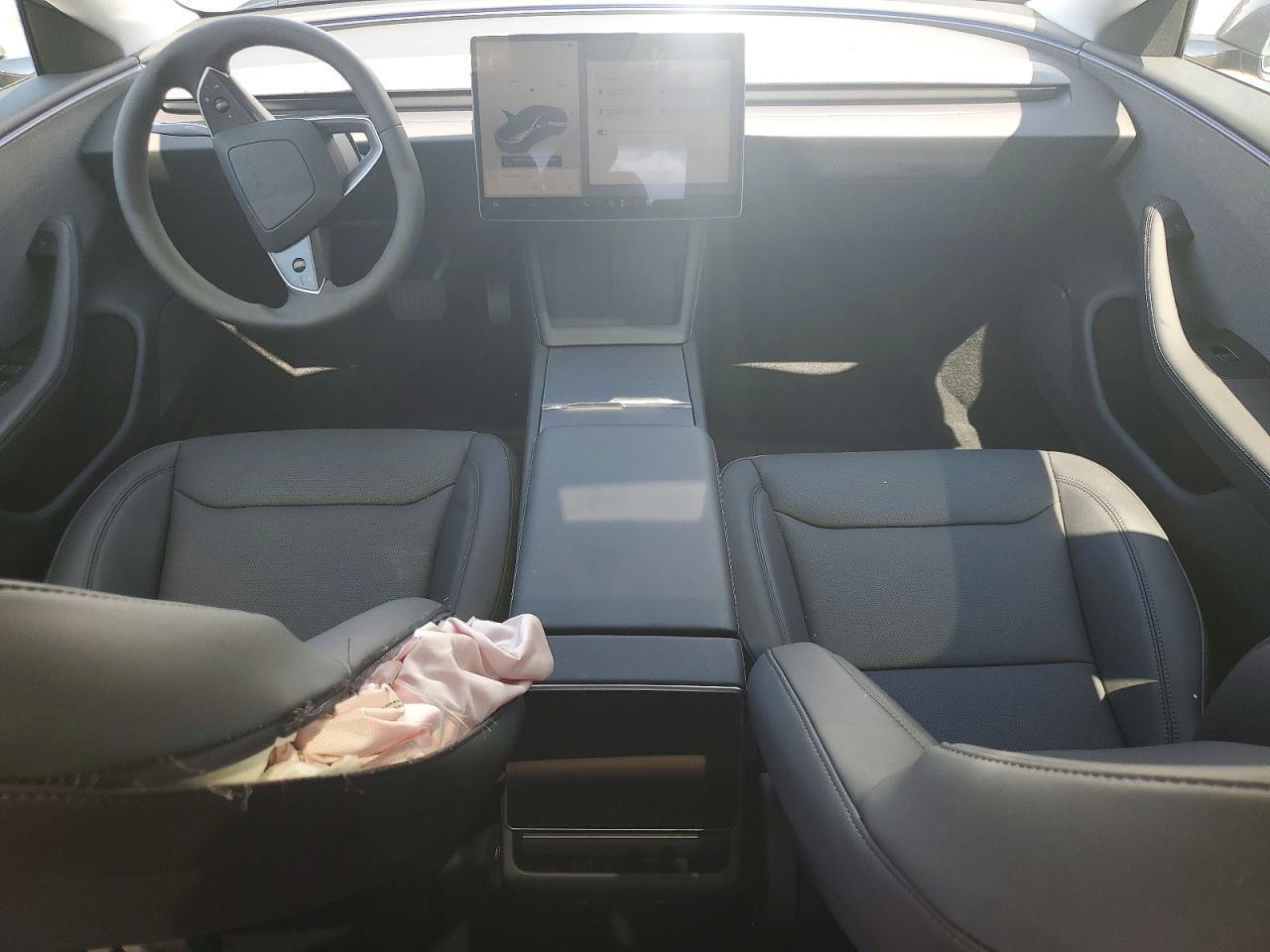2026 Tesla Model 3 - Фото 7