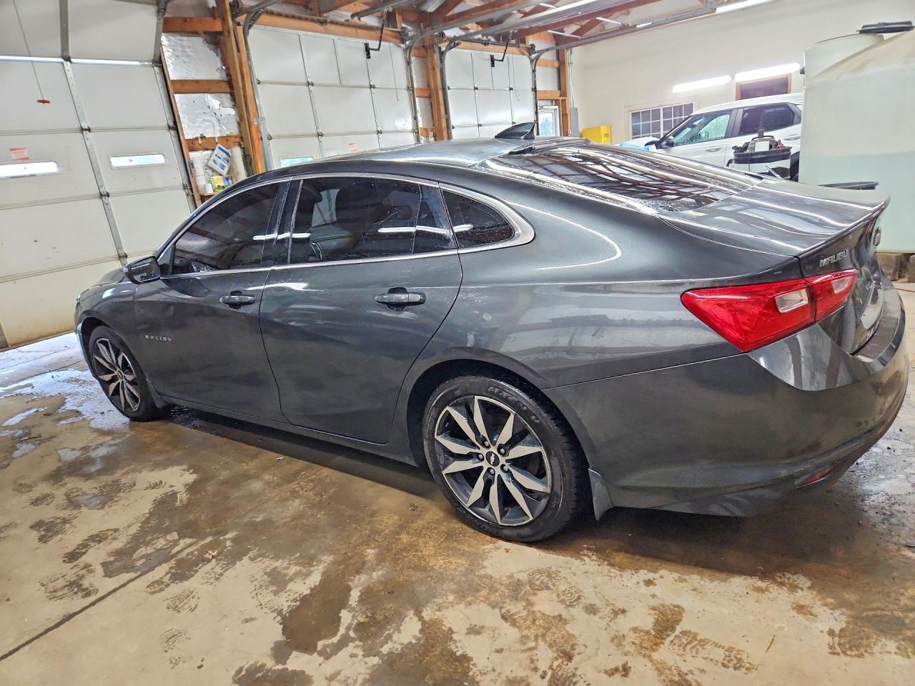 2016 Chevrolet Malibu Lt - Image 2