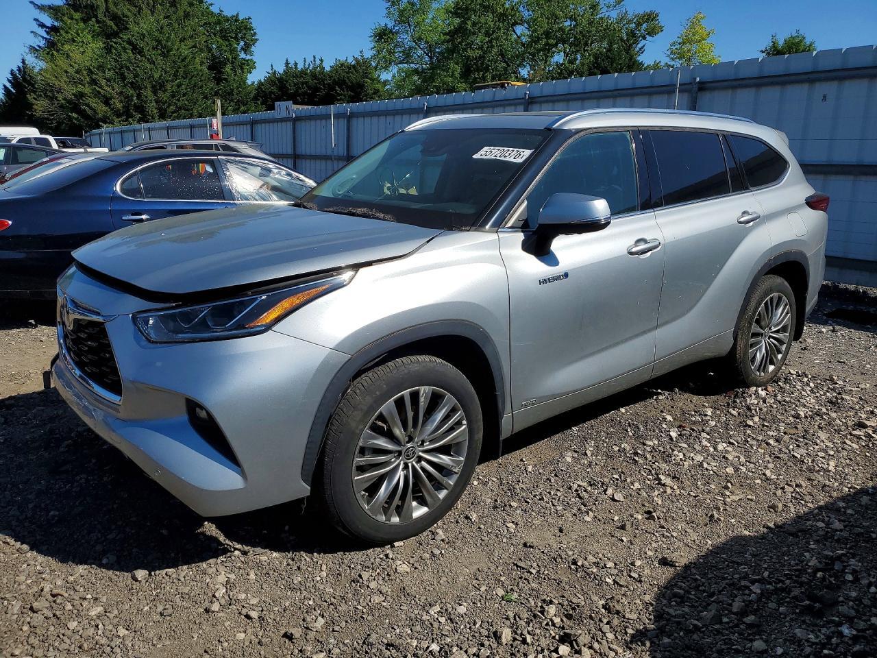 2021 Toyota Highlander Hybrid Platinum