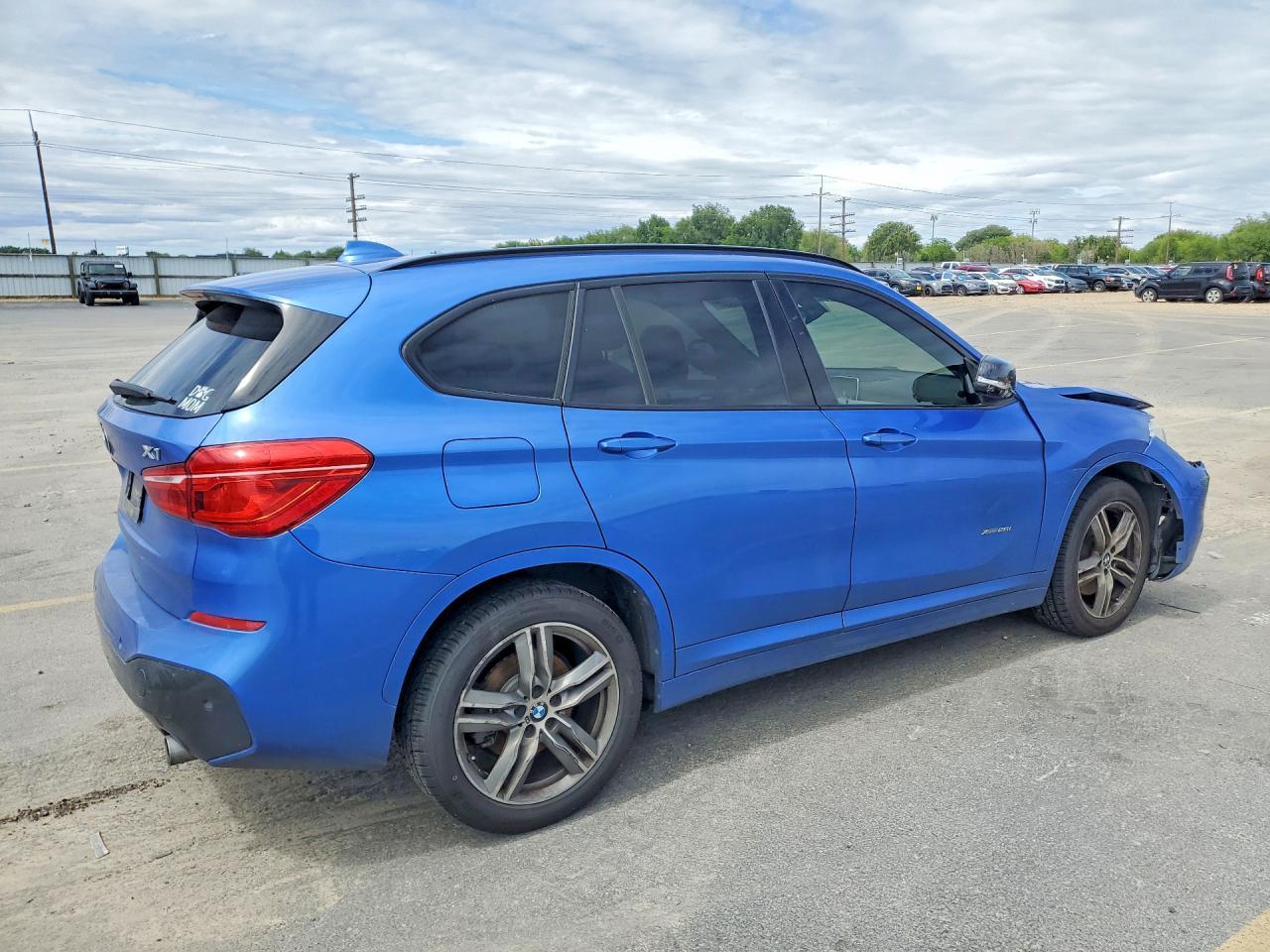 2016 BMW X1 xDrive28I - Фото 3