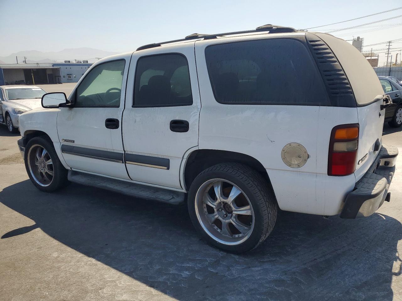 2002 Chevrolet Tahoe C1500 - Фото 2