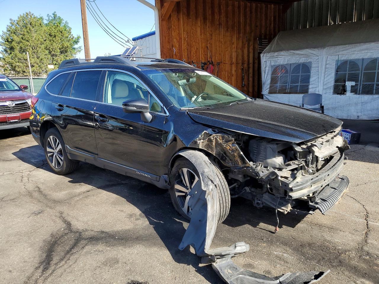 2018 Subaru Outback 3.6R Limited - Image 4