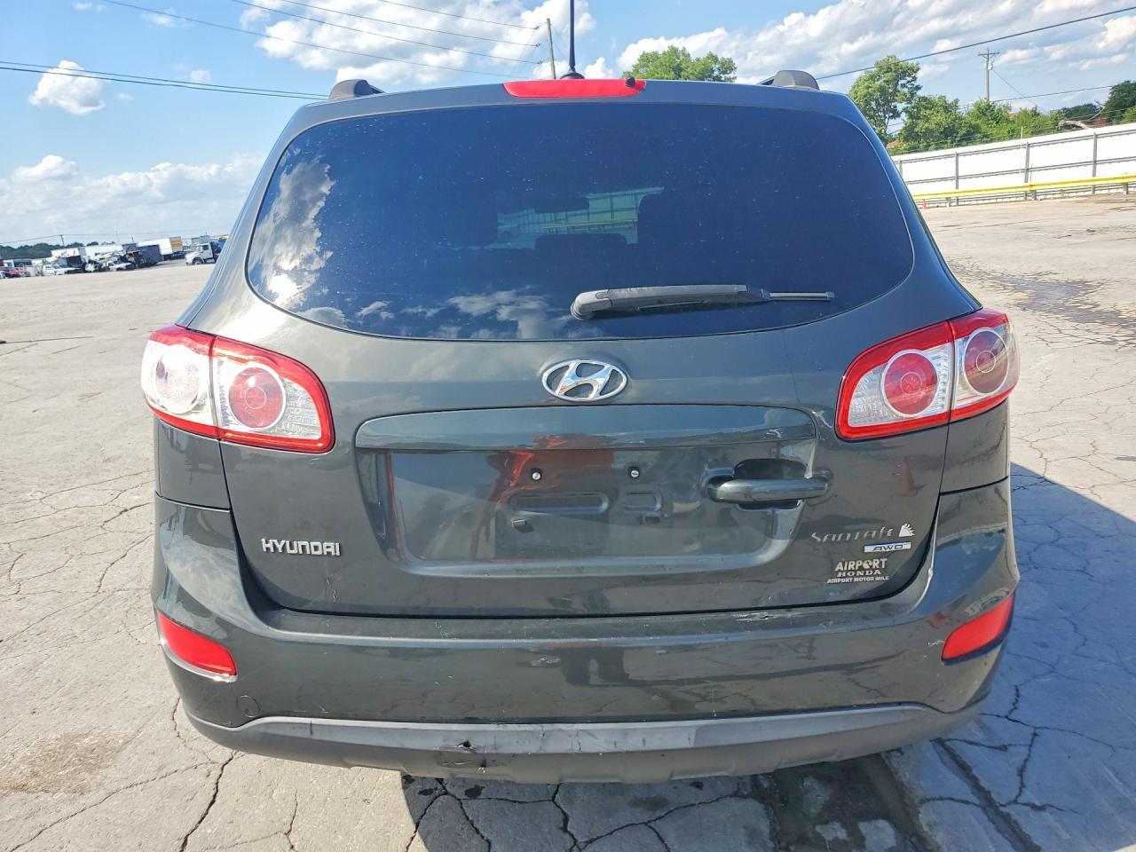 2011 Hyundai Santa Fe Gls - Image 6