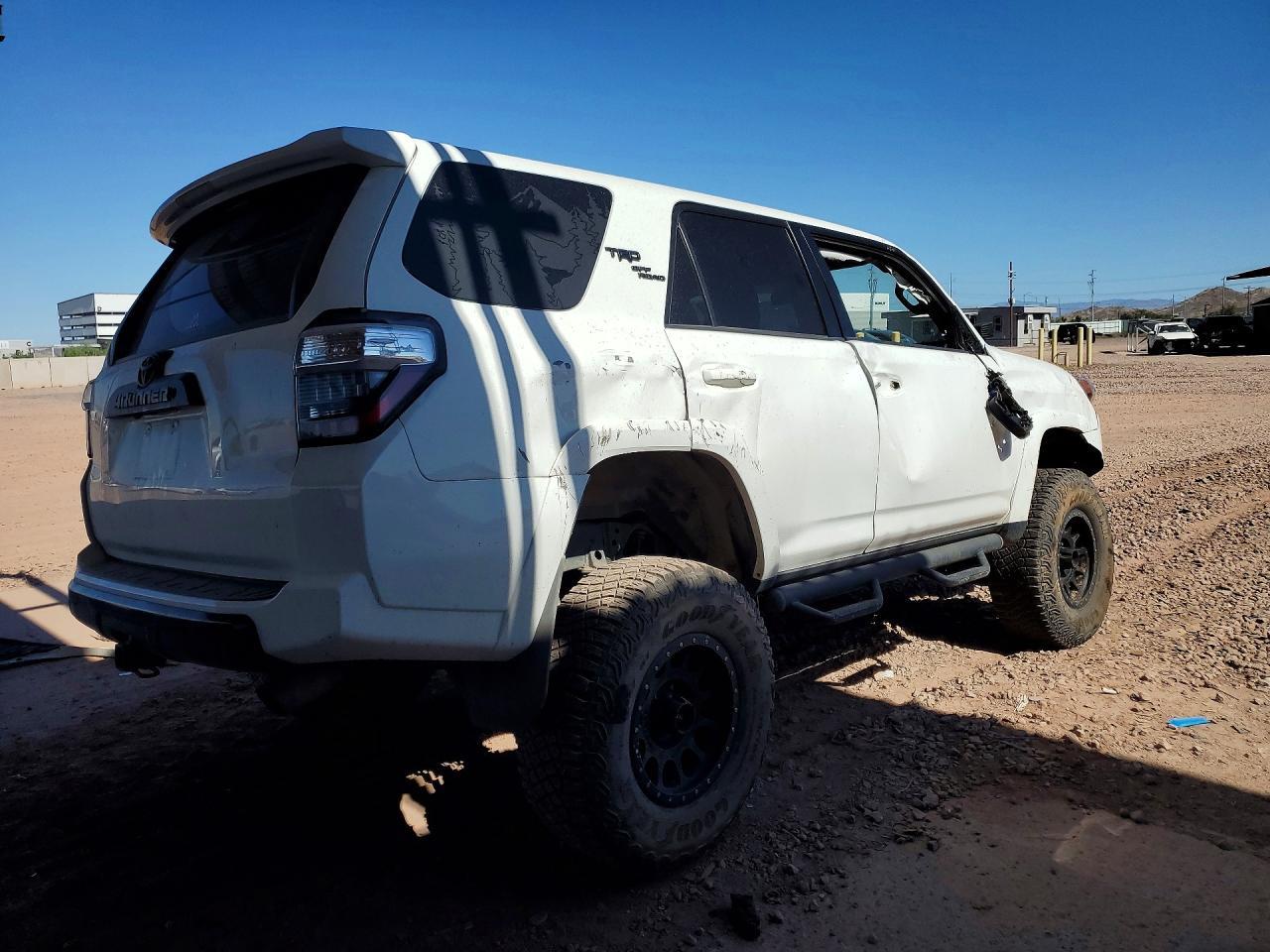 2017 Toyota 4Runner Trd Off-Road - Image 3